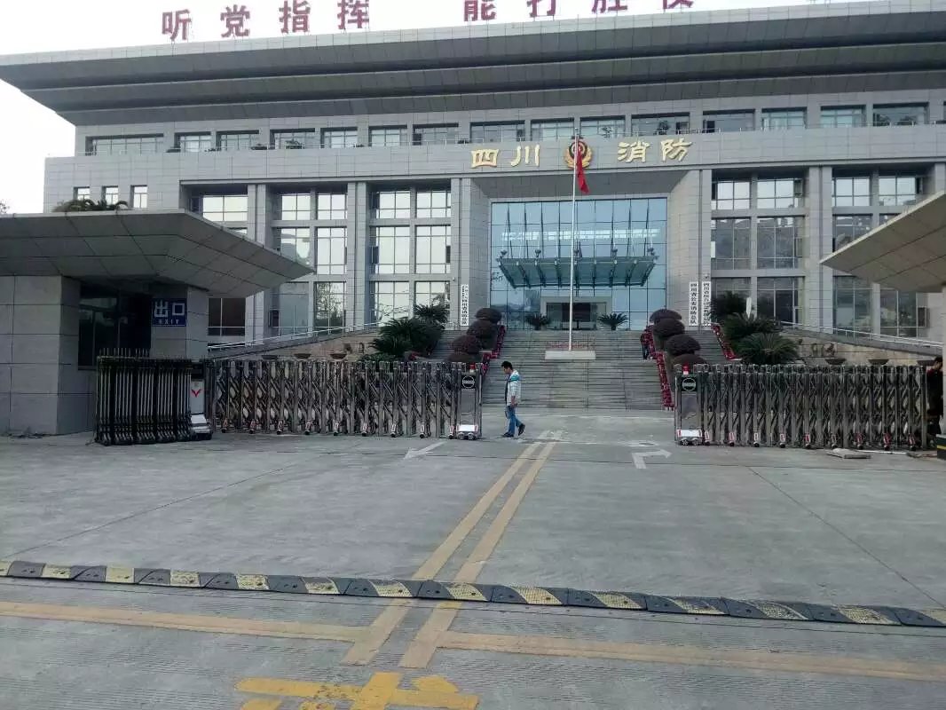 都昌县都昌县四川消防总队伸缩门
